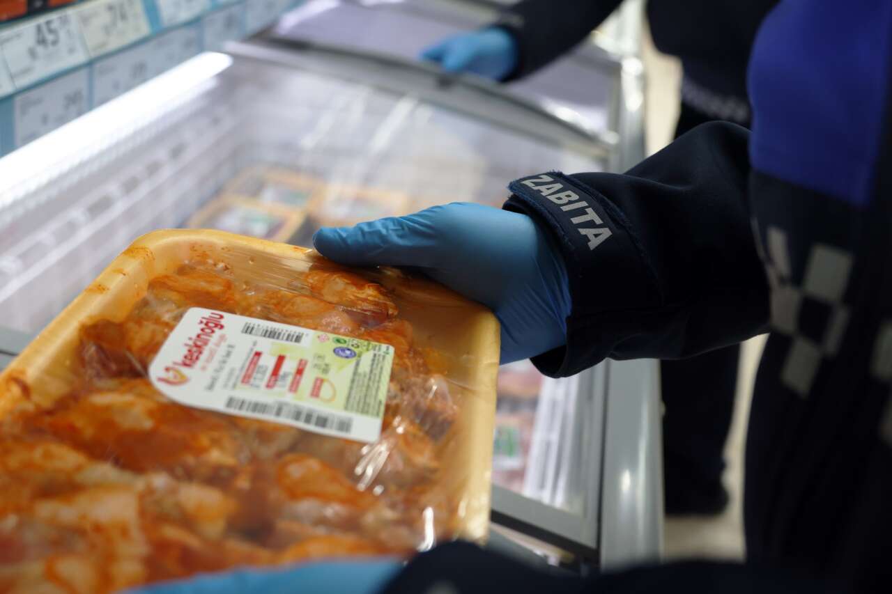 Menteşe'de Zincir Market ve Kasaplara Kapsamlı Gıda Denetimi 6